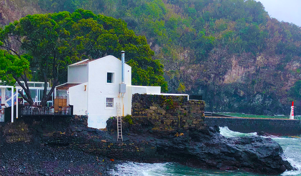 Bar-Caloura-Azores-Luxury-Restaurant-