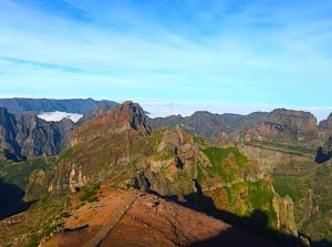 Madeira-Pico-Ruivo-Mountain-Vista-800x600