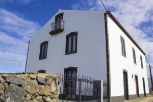 Casa-Lagar-de-Pedra-Grociosa-Island-Villa-Azores