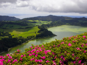 Lagoa-das-Furnas-Azaleas-Sao-Miguel-Azores